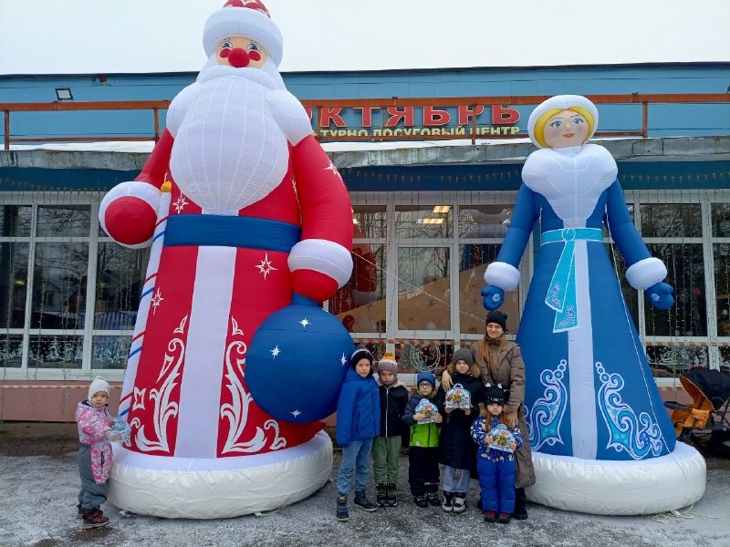 Социальные ёлки в ККЗ «Октябрь» и КДЦ «Новое поколение» 19 декабря 2025г.